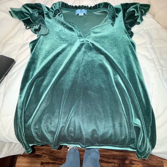 CeCe Green Puff Sleeve Ruffled Blouse - Picture 1 of 3